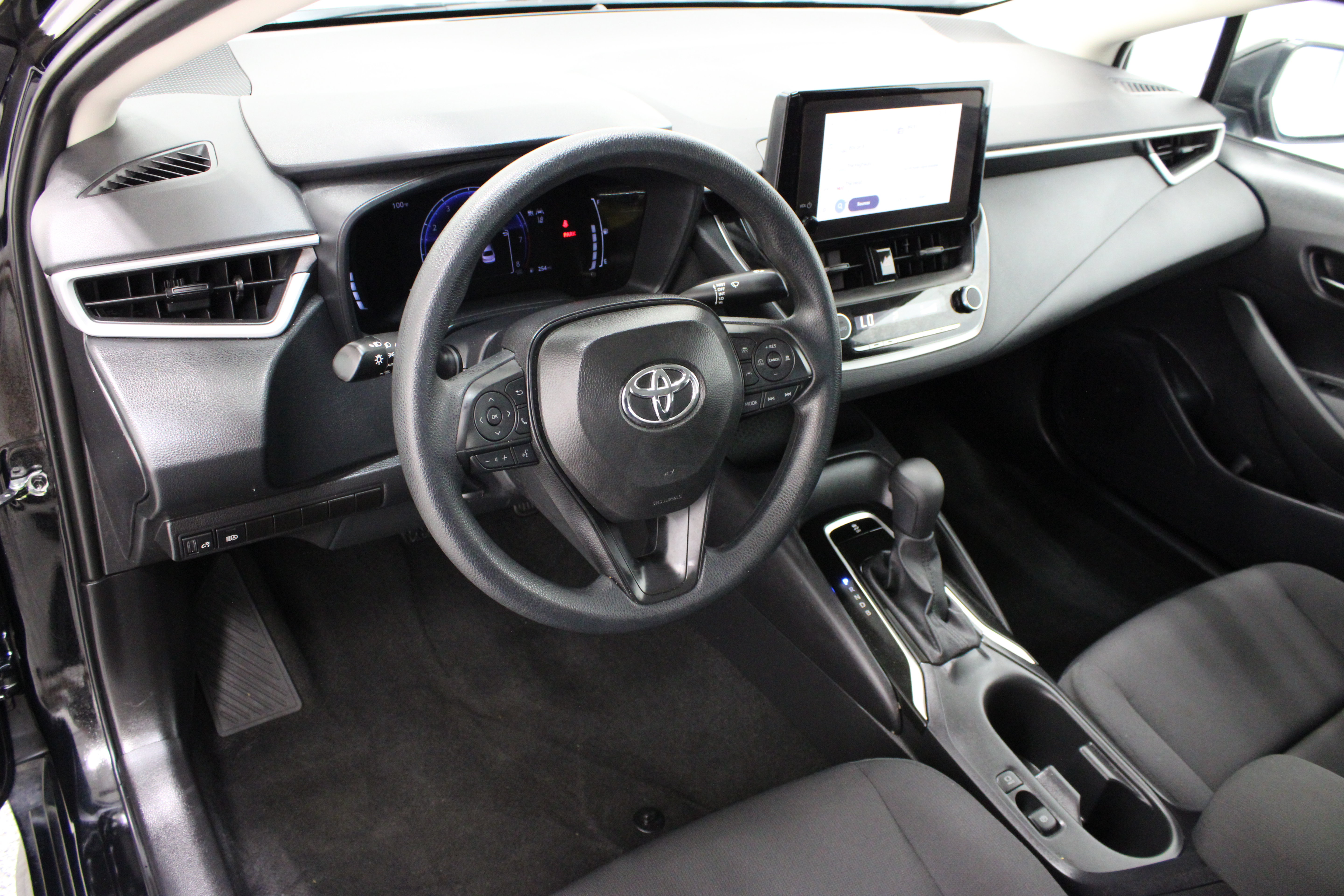 Used 2026 Toyota Corolla LE FWD image 13