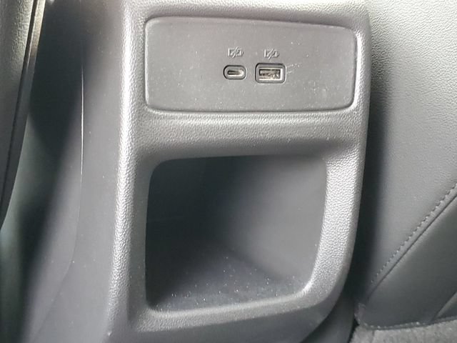 Used 2025 Chevrolet Trax RS w/ Sunroof Package FWD image 10