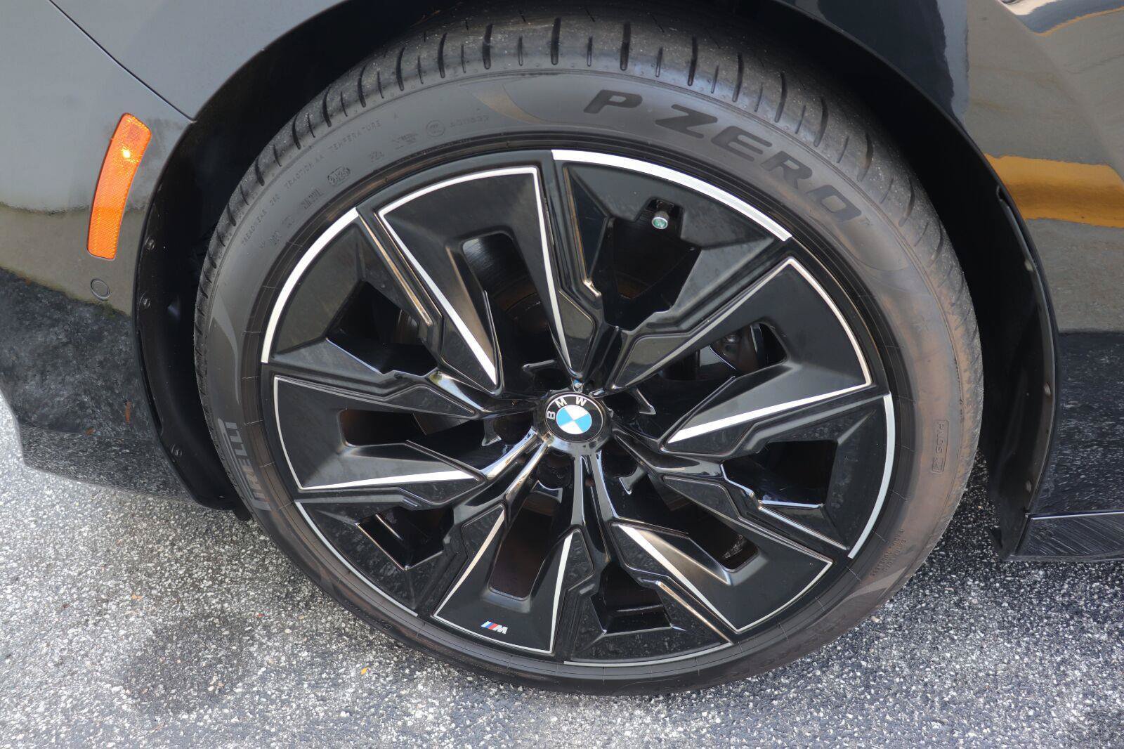 Used 2023 BMW 740i RWD image 38