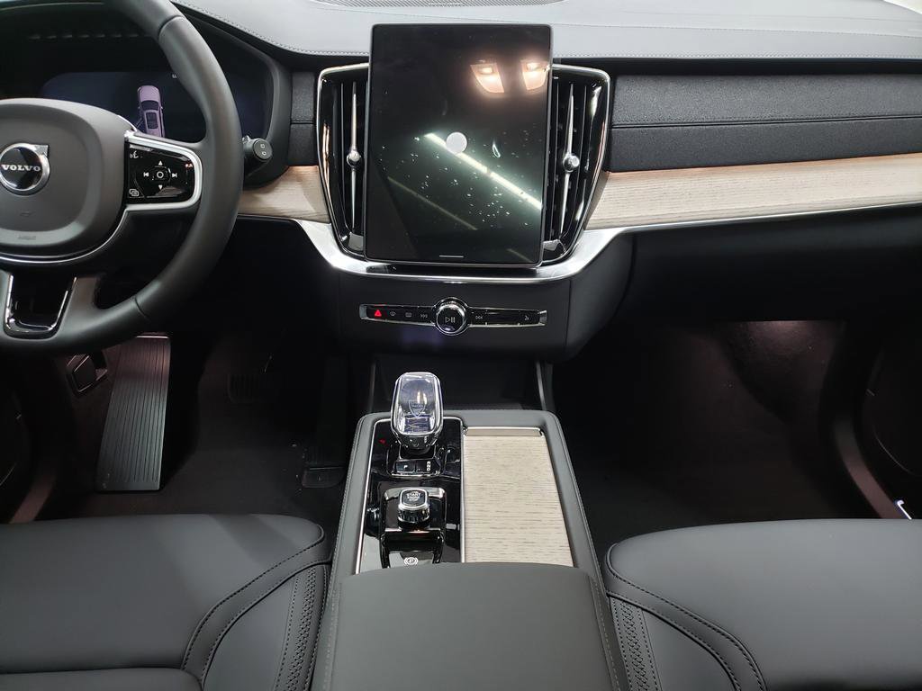 New 2026 Volvo XC90 B6 Plus w/ Protection Package Premier AWD/4WD image 9