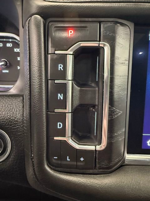 Used 2021 GMC Yukon Denali w/ Denali Premium Package image 16