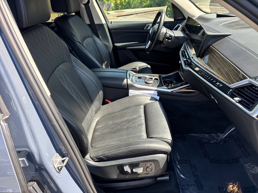 Used 2023 BMW X7 xDrive40i AWD/4WD image 13