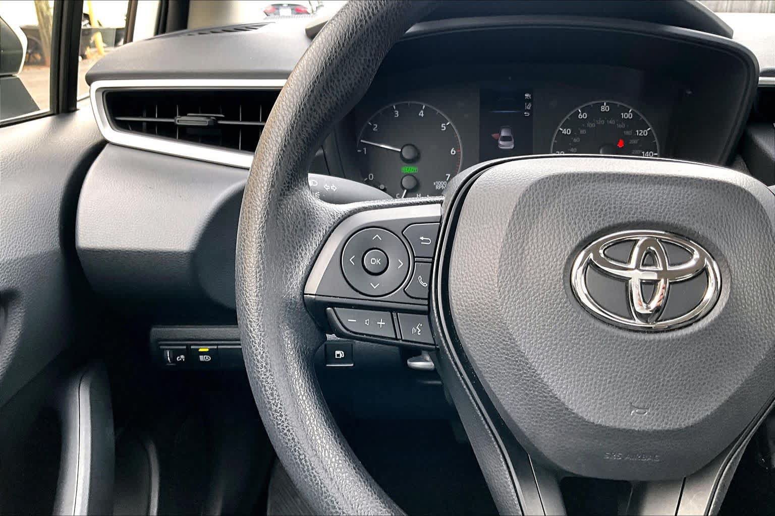 Used 2025 Toyota Corolla LE FWD image 24