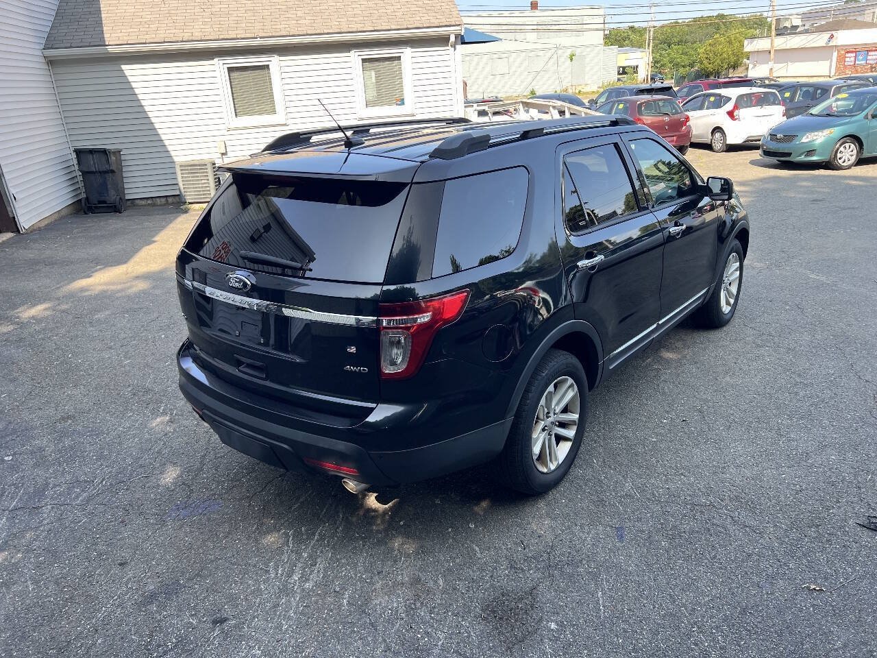 Used 2014 Ford Explorer XLT w/ Equipment Group 202A AWD/4WD image 6
