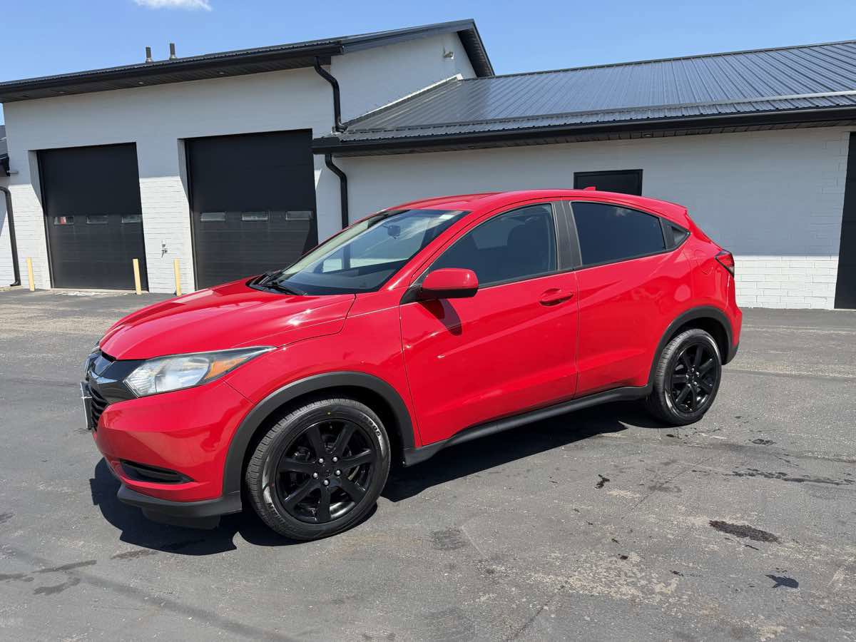 Used 2018 Honda HR-V LX image 2