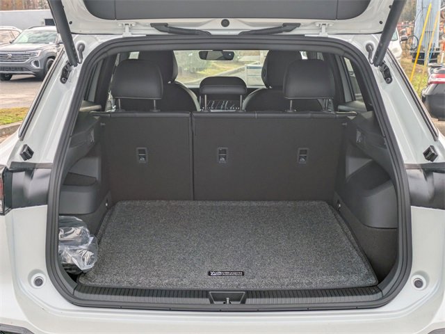 New 2026 Volkswagen Tiguan SE R-Line image 13