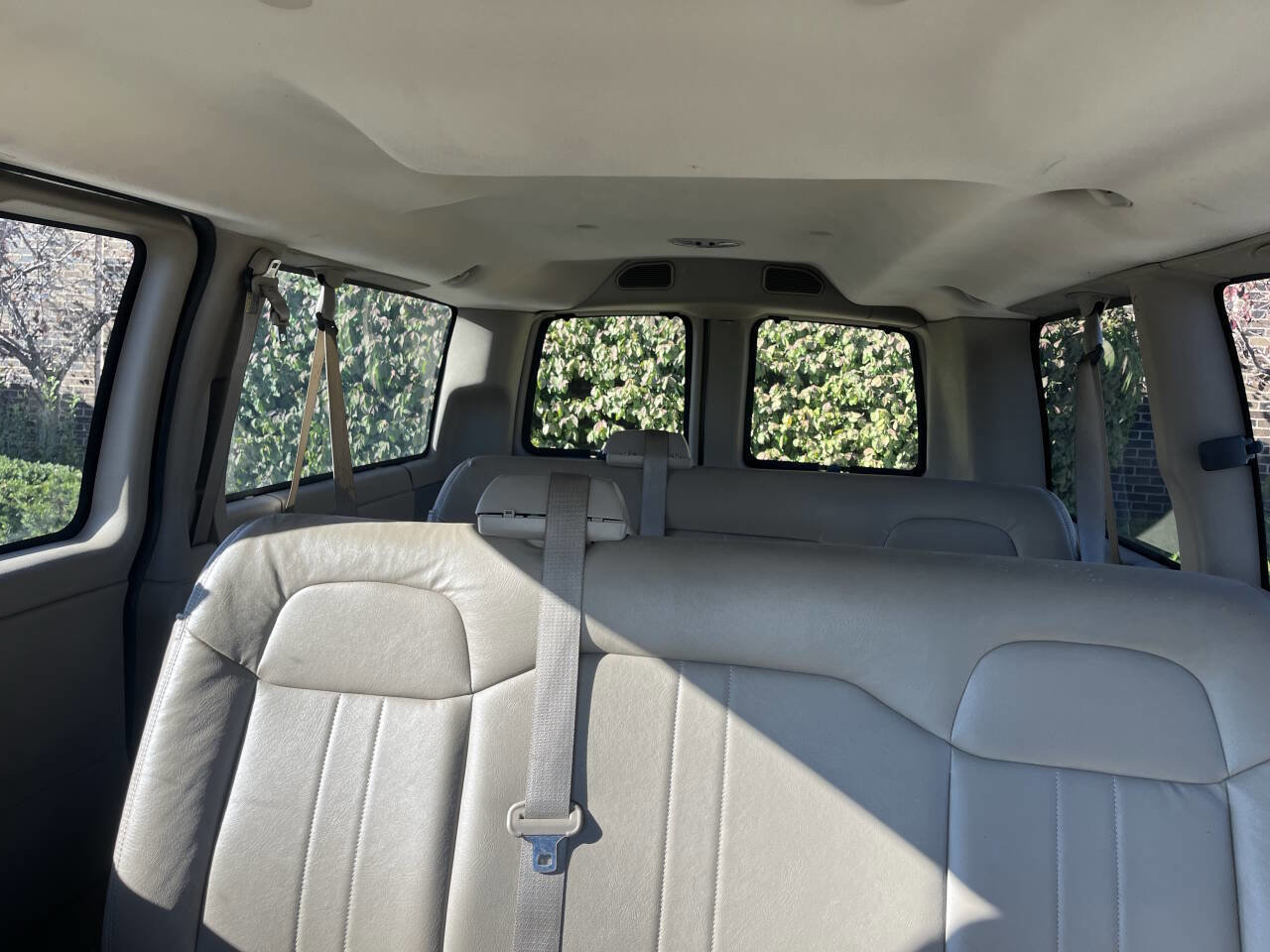 Used 2010 Chevrolet Express 1500 LS image 7