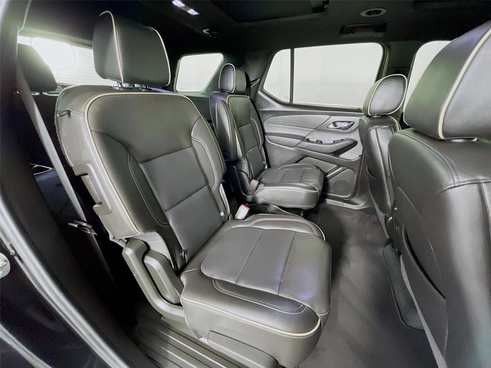 Used 2023 Chevrolet Traverse Premier w/ Redline Edition AWD/4WD image 32