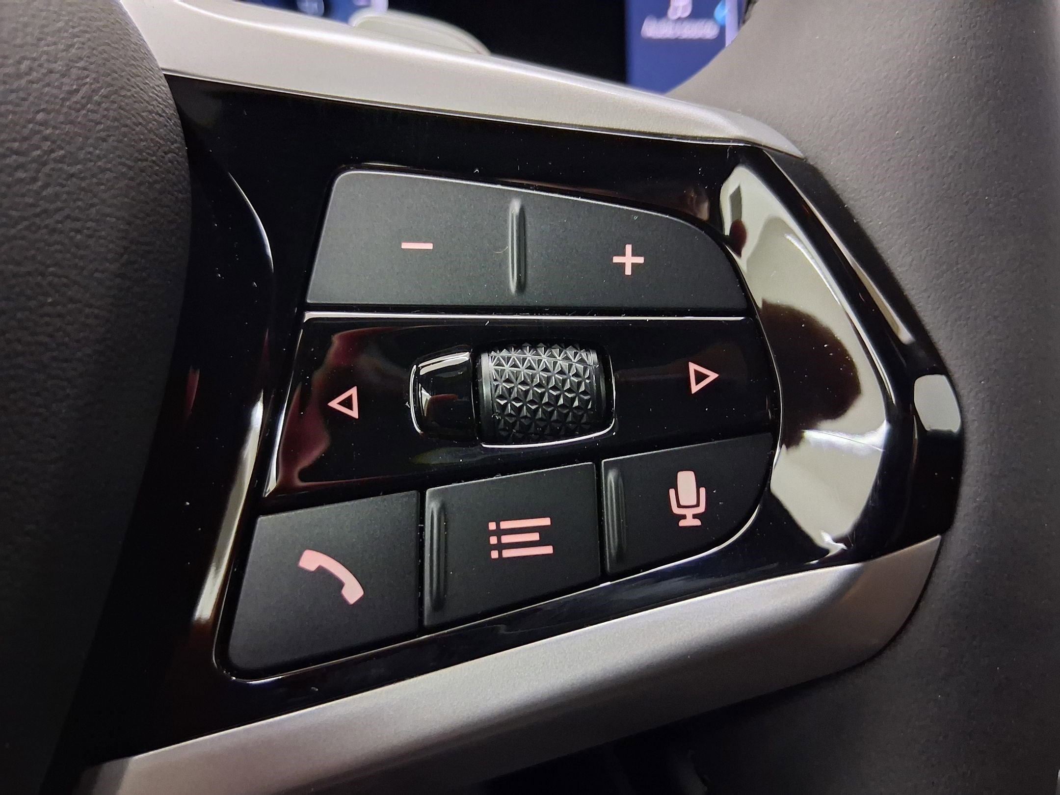 New 2026 BMW 330i Sedan w/ Convenience Package image 21