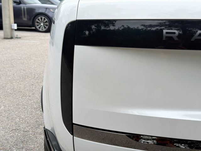 Used 2023 Land Rover Range Rover SV AWD/4WD image 10