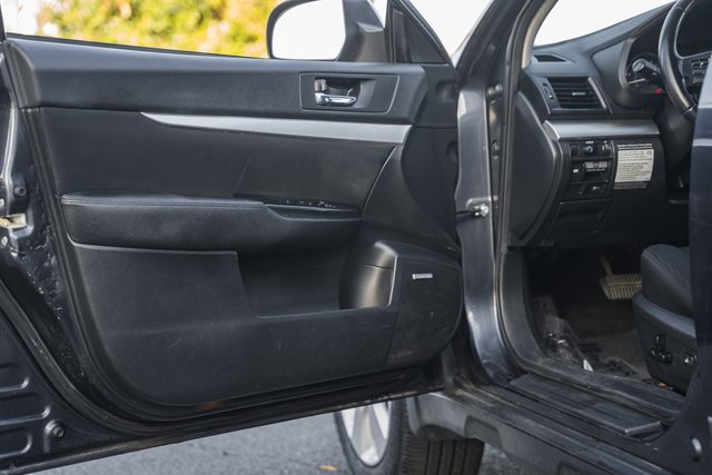 Used 2010 Subaru Outback 2.5i Premium image 34