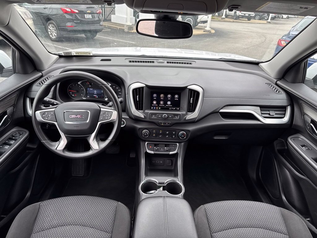 Used 2024 GMC Terrain SLE AWD/4WD image 17