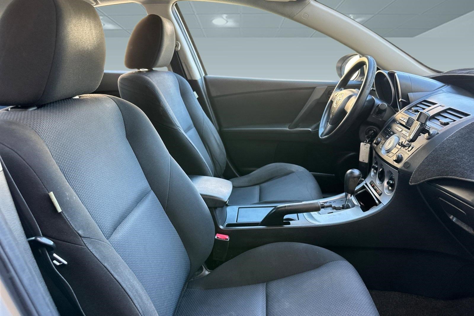 Used 2010 MAZDA MAZDA3 i Sport image 28