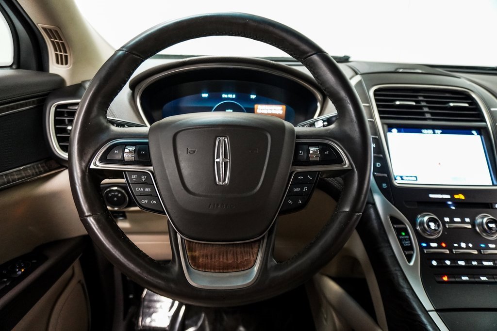 Used 2019 Lincoln Nautilus Select image 14
