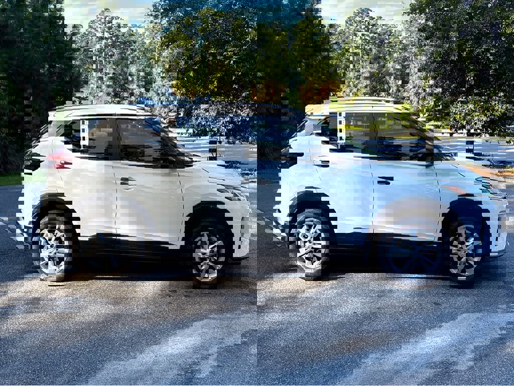 New 2025 Nissan Kicks Play S image 32