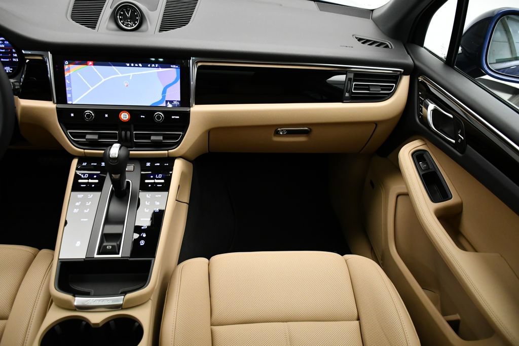 Certified 2026 Porsche Macan Turbo AWD/4WD image 24