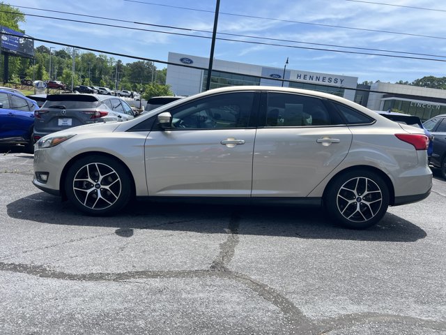 Used 2018 Ford Focus SEL image 2