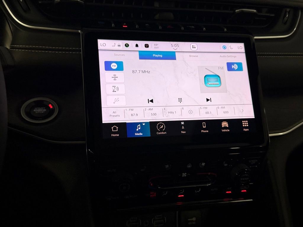 Used 2024 Jeep Grand Cherokee Limited 4xe w/ Luxury Tech Group II image 18