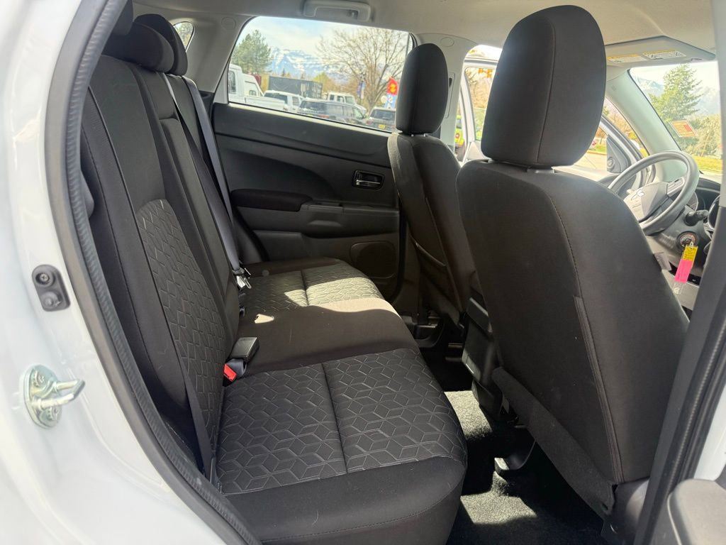Used 2025 Mitsubishi Outlander Sport ES AWD/4WD image 13