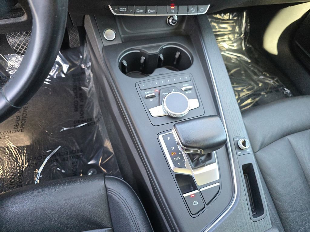 Used 2017 Audi A4 2.0T allroad Premium Plus w/ Technology Package image 31