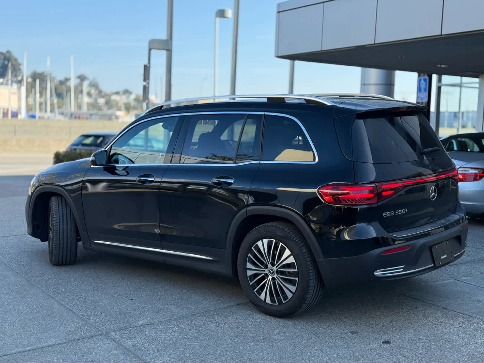 Used 2025 Mercedes-Benz EQB 250+ EQB 250+ image 4