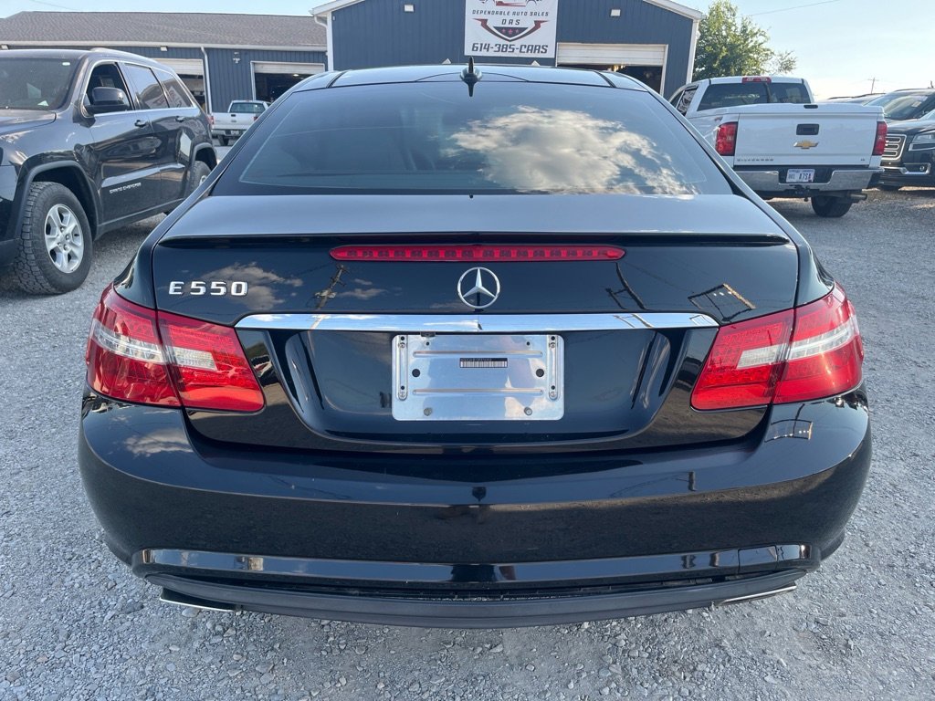 Used 2011 Mercedes-Benz E 550 Coupe image 4