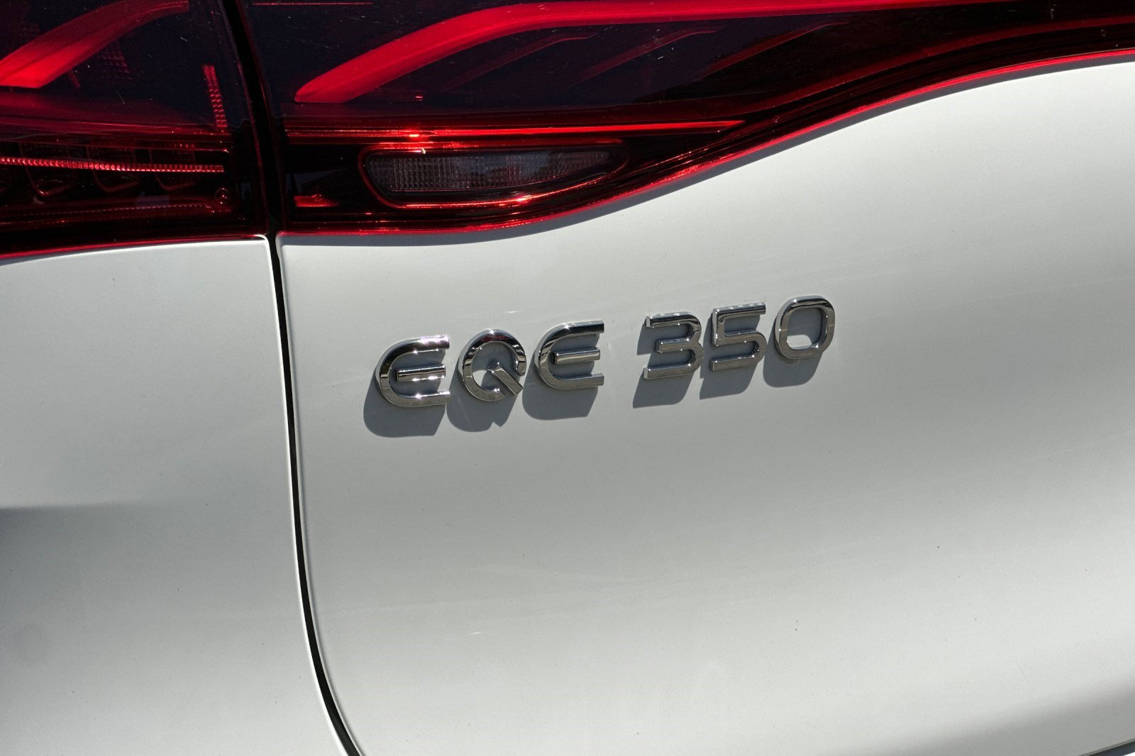 Used 2026 Mercedes-Benz EQE 320 4MATIC SUV image 32