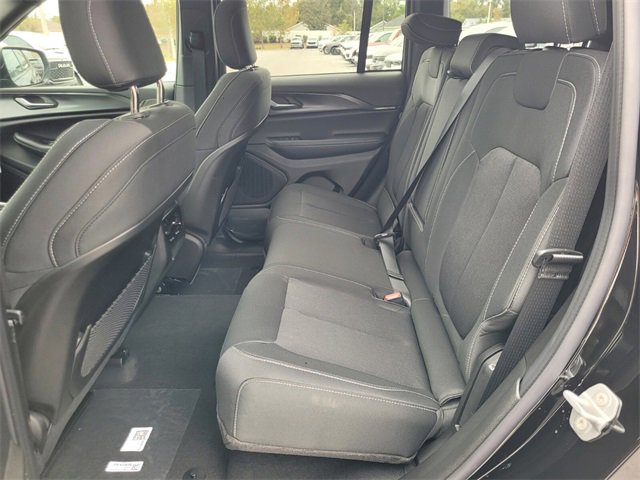 New 2025 Jeep Grand Cherokee Laredo X image 6