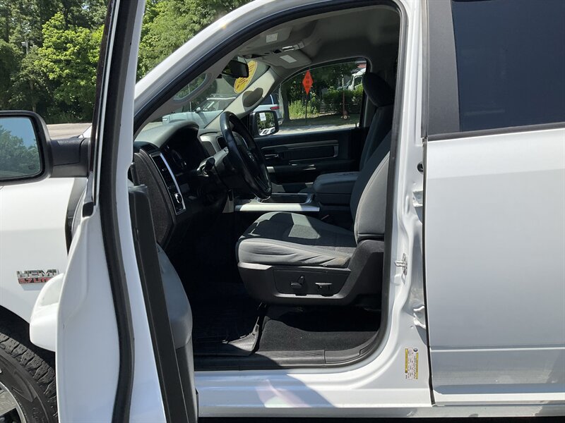Used 2019 RAM 1500 Big Horn AWD/4WD image 19