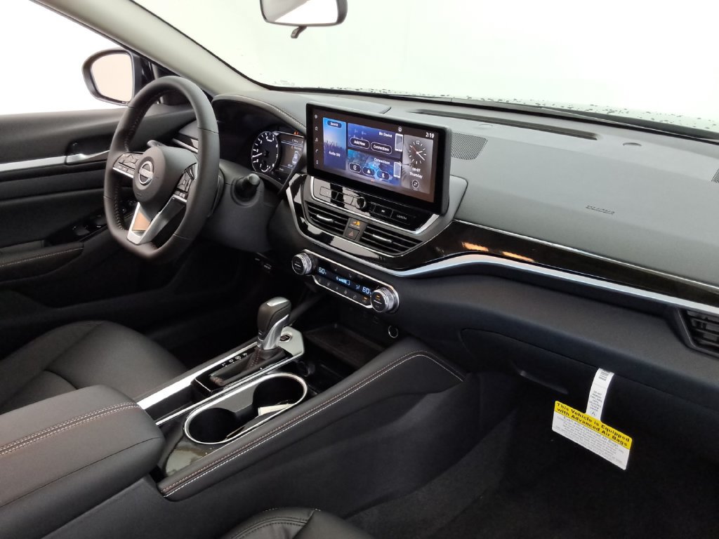 Used 2025 Nissan Altima 2.5 SR w/ SR Premium Package FWD image 23