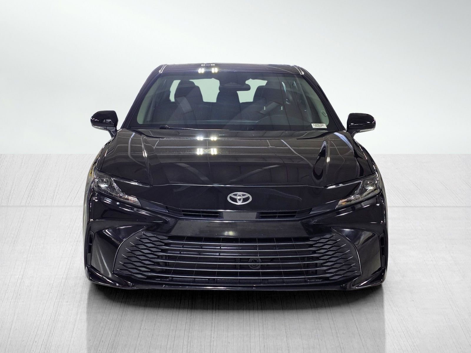 Used 2025 Toyota Camry LE image 2