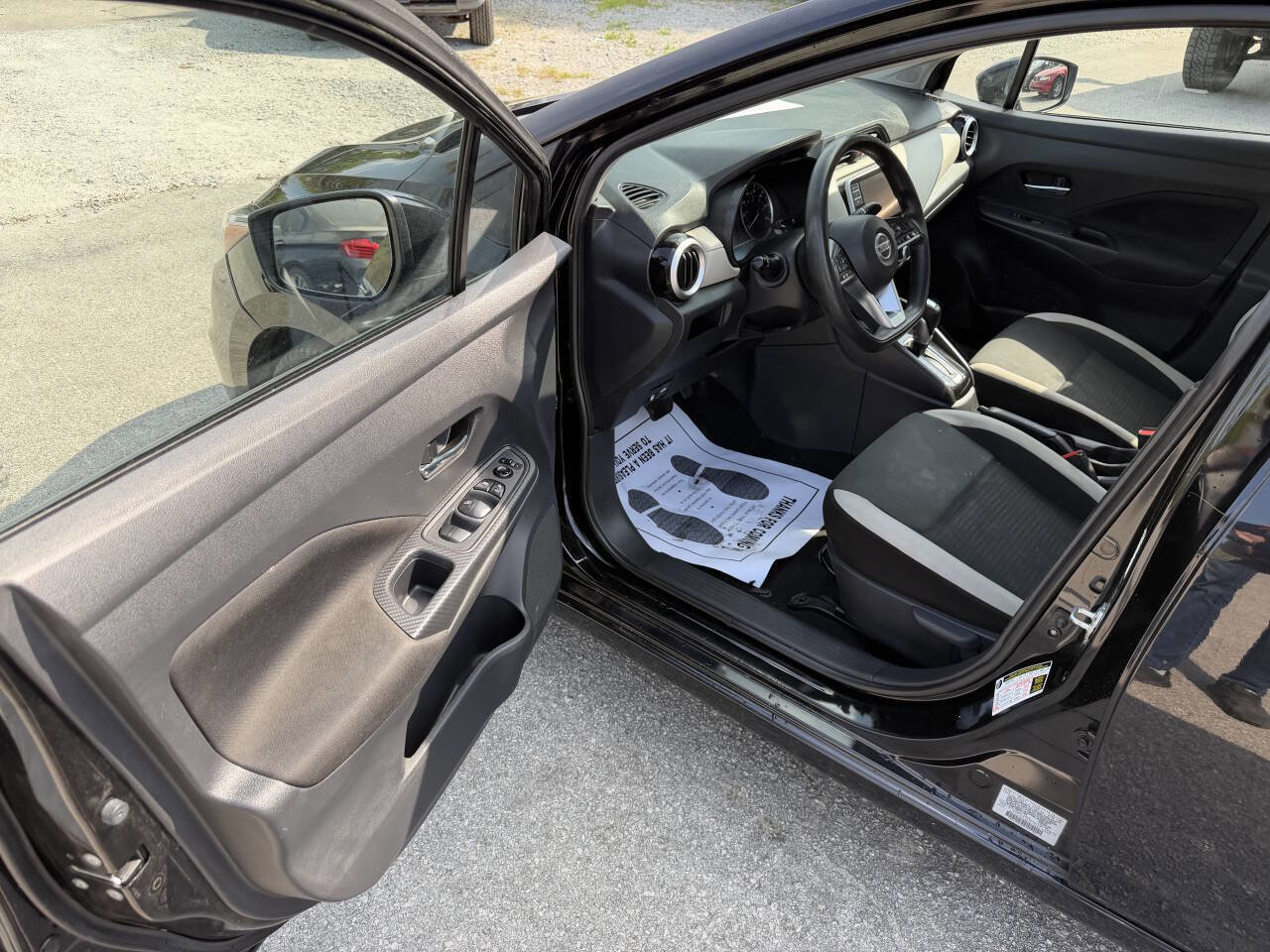 Used 2021 Nissan Versa SV image 11