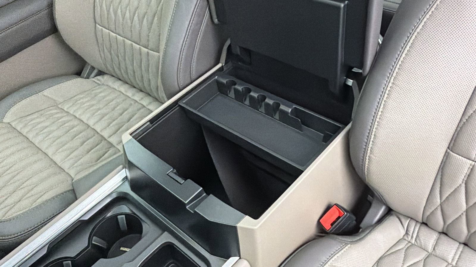 Used 2026 Ford F450 Platinum w/ Platinum Plus Package image 28