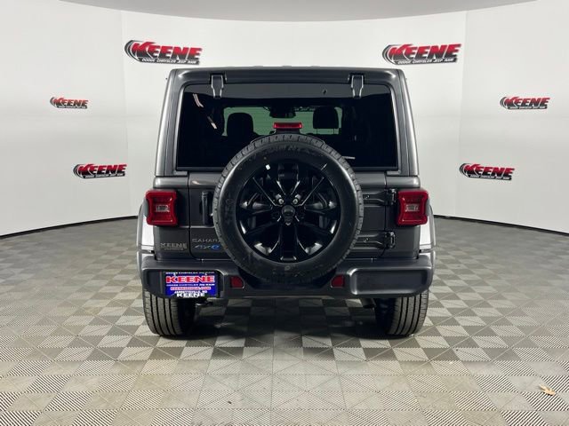 Used 2025 Jeep Wrangler Unlimited Sahara image 7