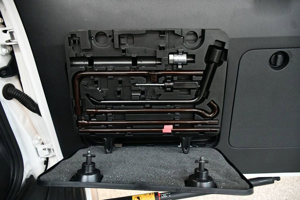 Used 2021 Lexus GX 460 Premium w/ Accessory Package AWD/4WD image 80