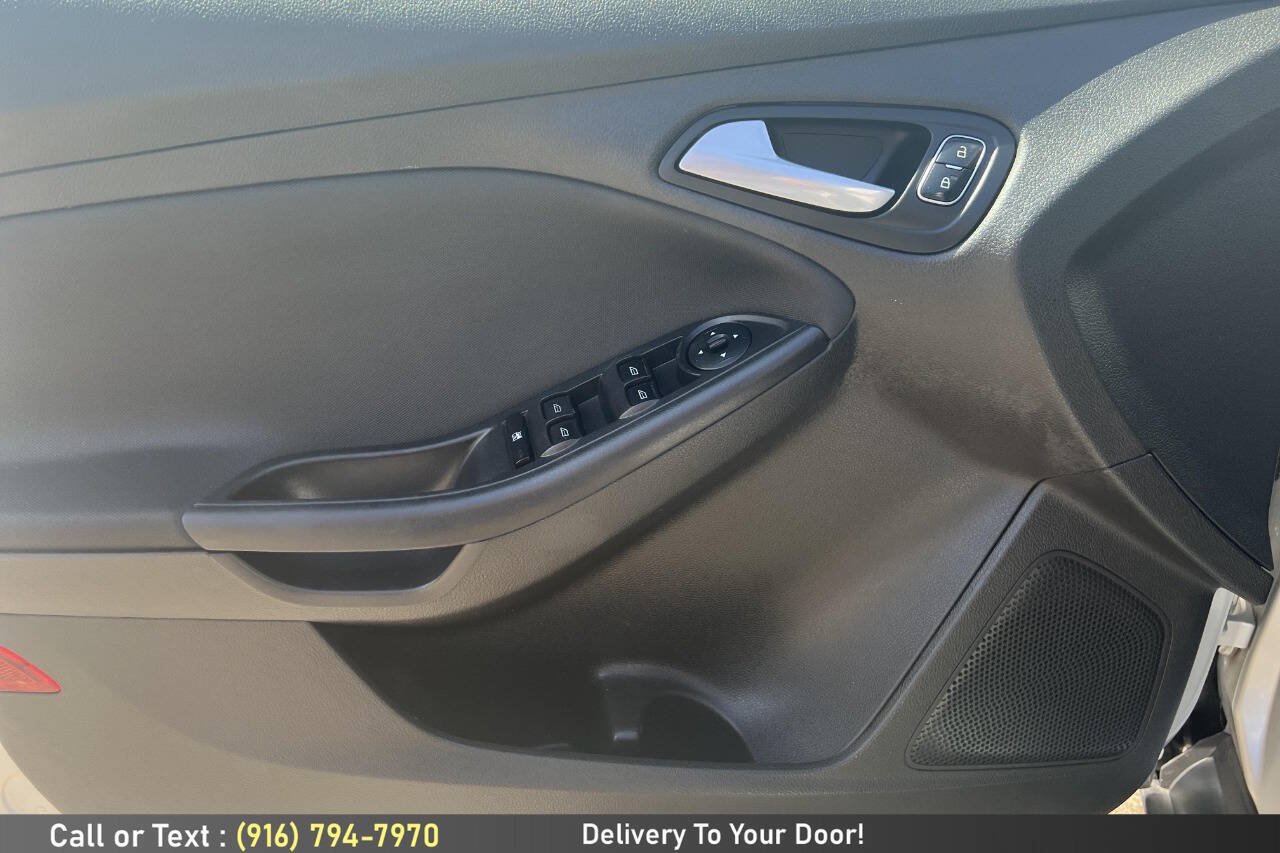 Used 2016 Ford Focus SE FWD image 17