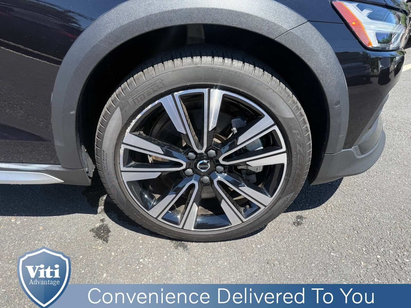 Certified 2025 Volvo V60 B5 Cross Country Ultra w/ Protection Package Premier AWD/4WD image 15