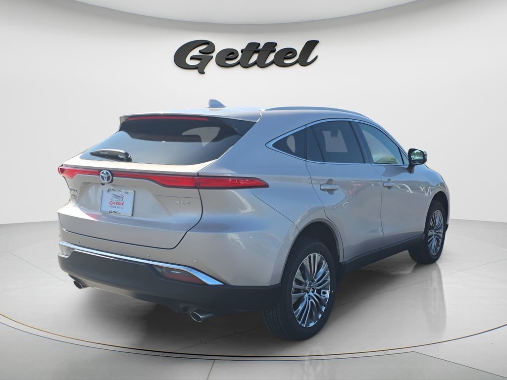 Used 2023 Toyota Venza XLE AWD/4WD image 5