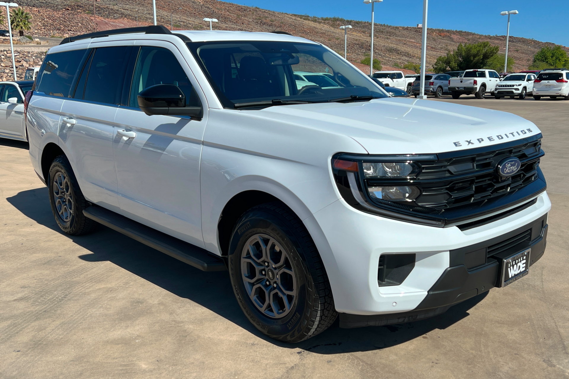 Used 2025 Ford Expedition Active AWD/4WD image 8