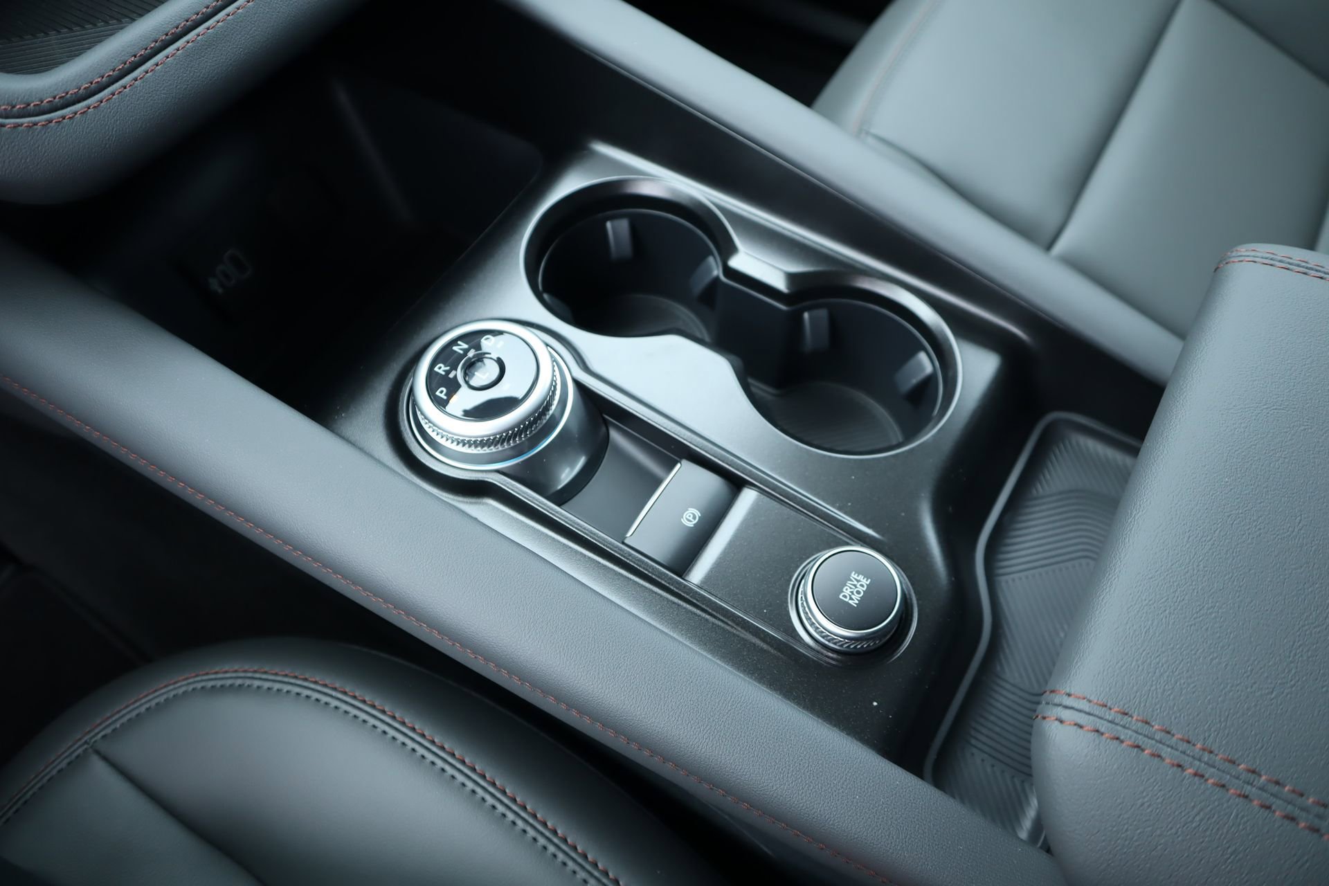 New 2026 Ford Explorer Active RWD image 9