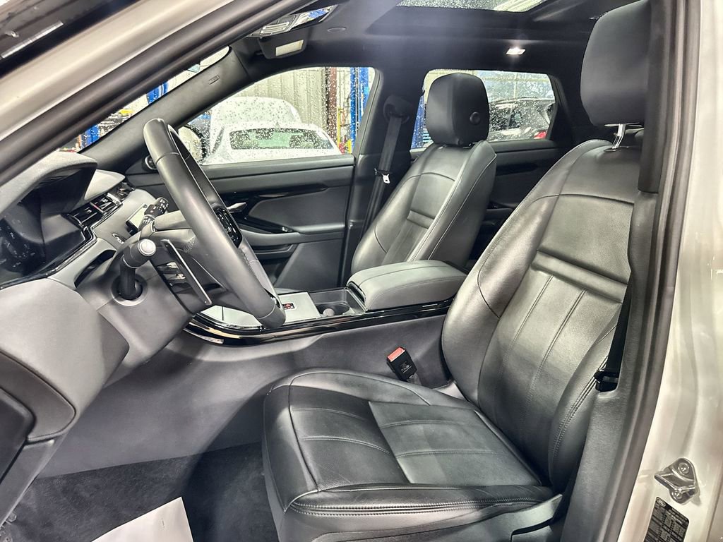 Used 2024 Land Rover Range Rover Evoque S image 12
