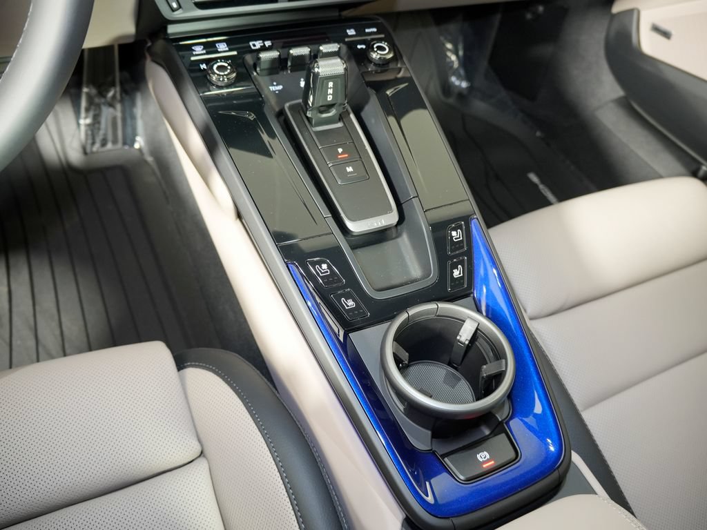 Certified 2025 Porsche 911 Carrera RWD image 33