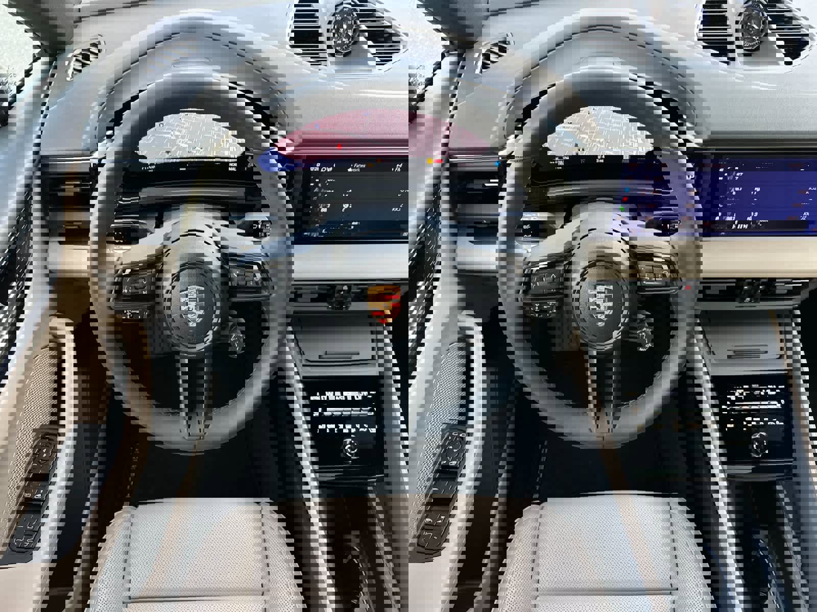 New 2025 Porsche Macan 4 Electric image 15