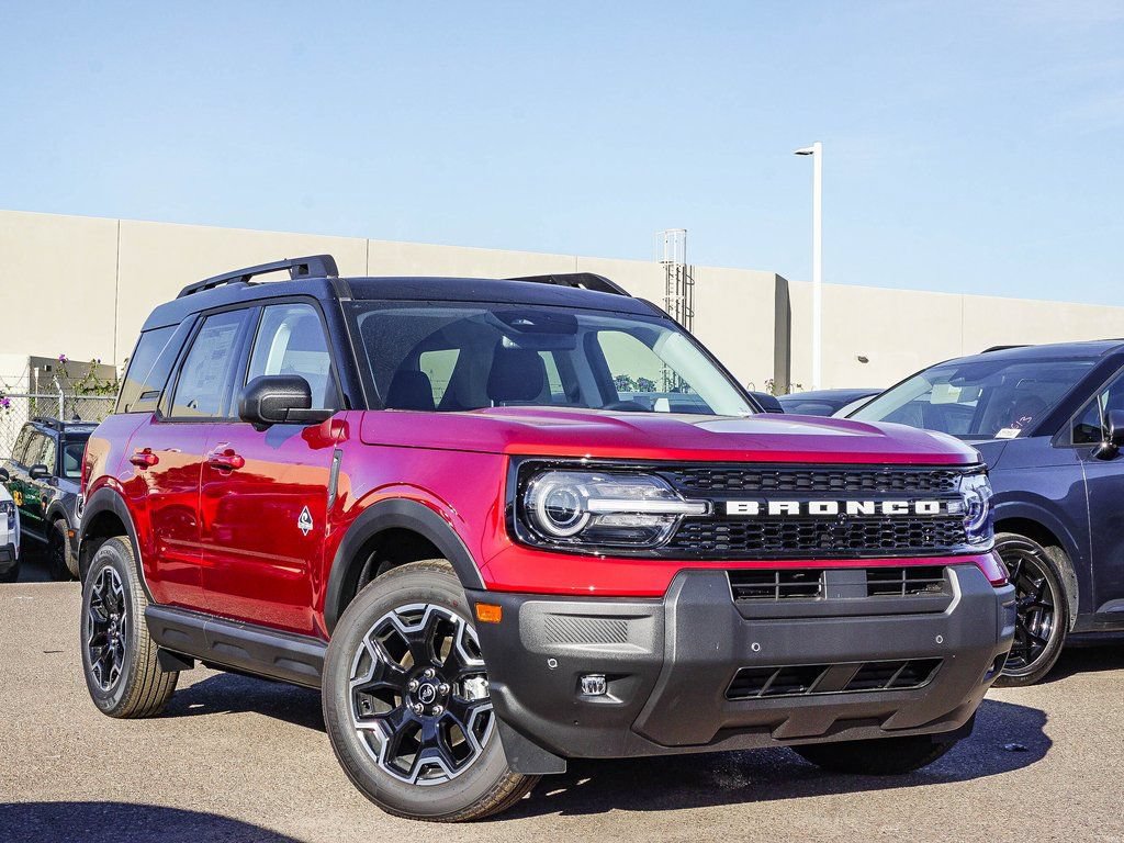 New 2025 Ford Bronco Sport Outer Banks w/ Outer Banks Tech Package+ AWD/4WD image 1