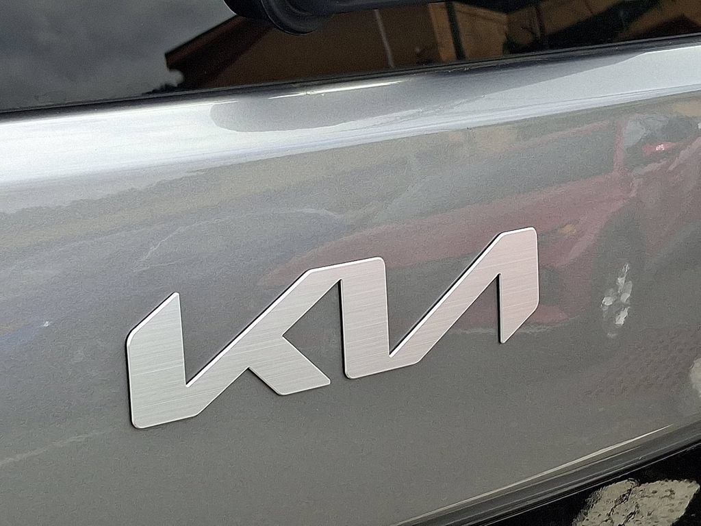 Used 2025 Kia Soul LX w/ LX Technology Package FWD image 30