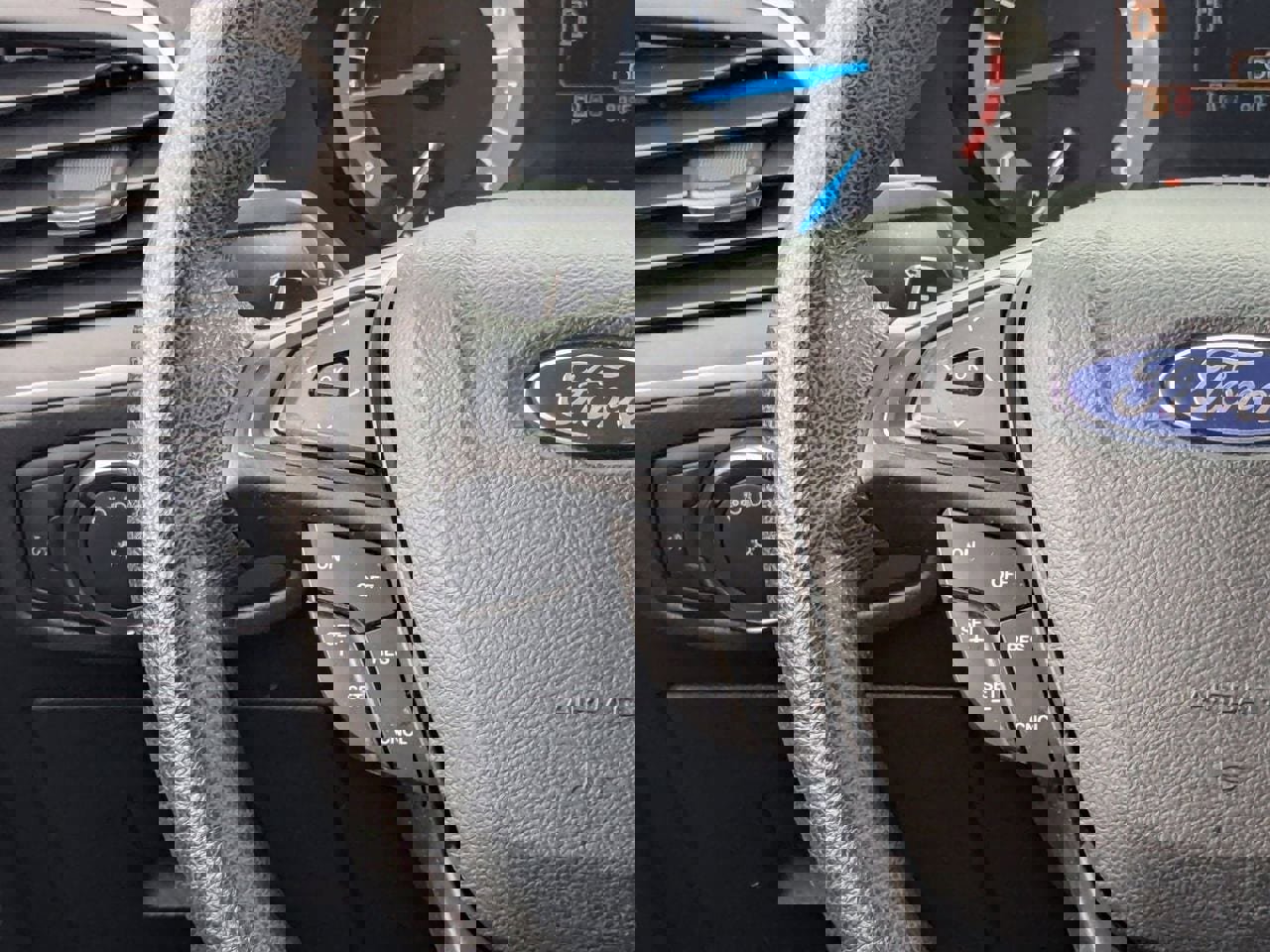 Used 2016 Ford Edge SE image 17