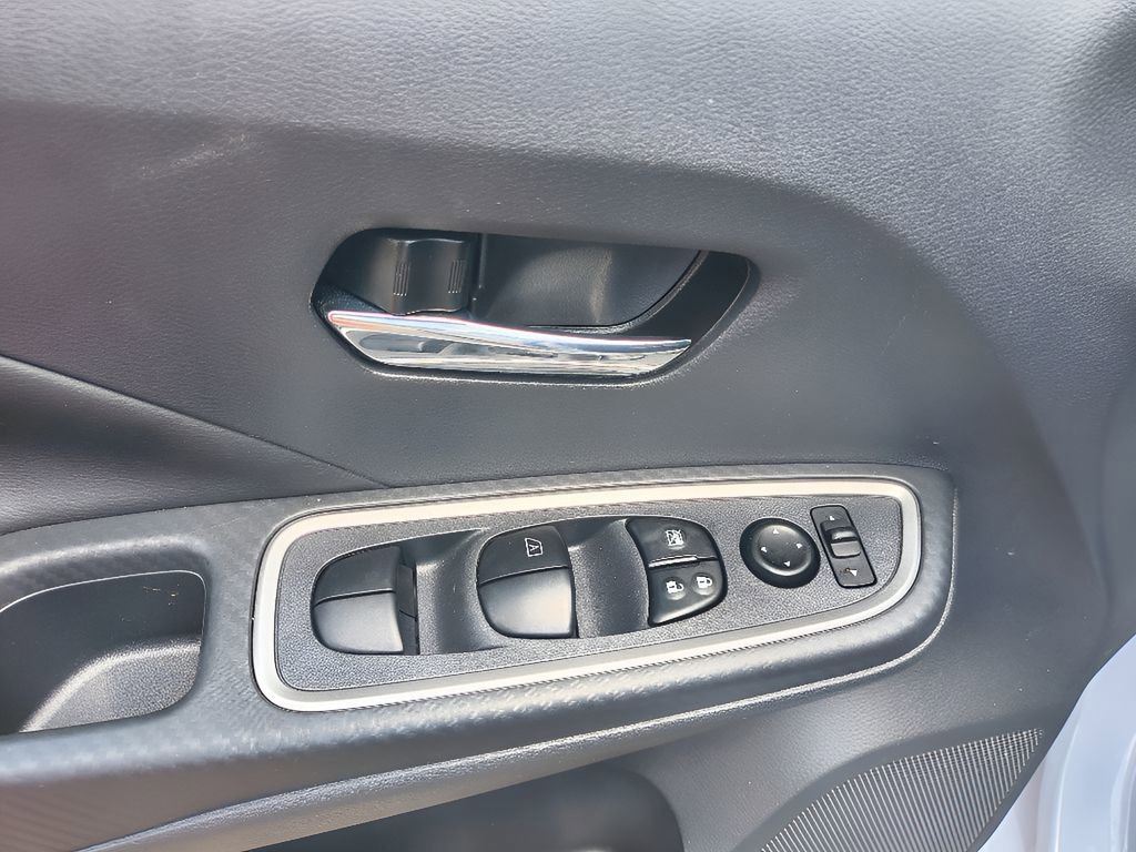 Used 2024 Nissan Versa SR w/ Trunk Package image 10