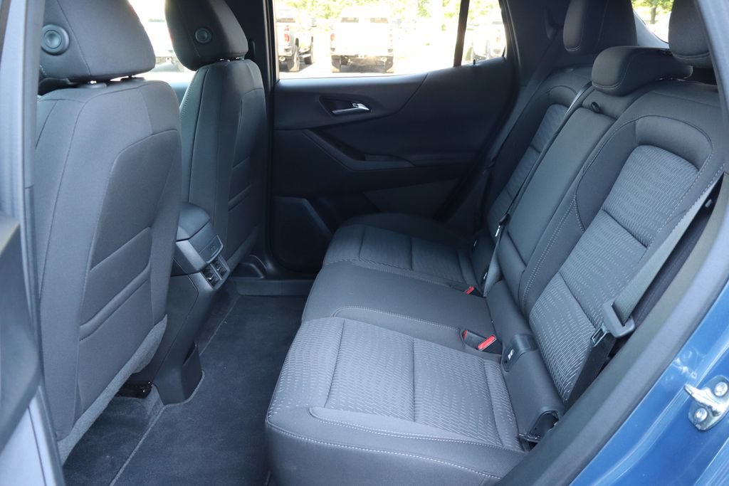 Used 2026 Chevrolet Equinox LT w/ Safety and Technology Package FWD image 19