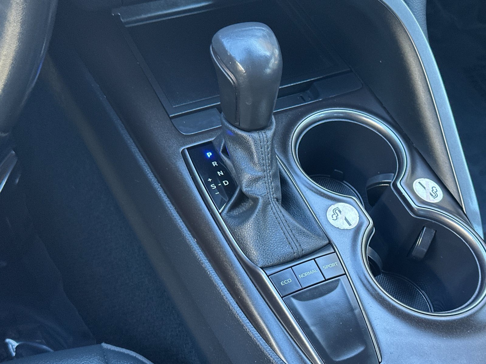 Used 2024 Toyota Camry SE image 19