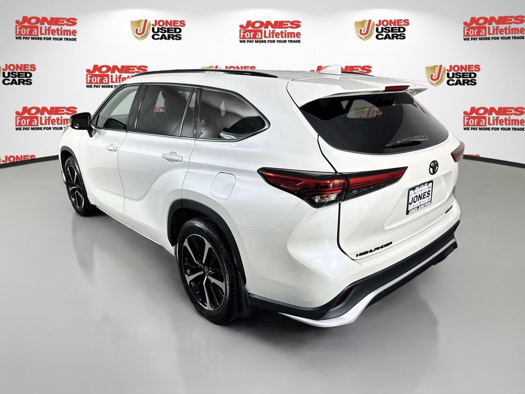 Certified 2021 Toyota Highlander XSE AWD/4WD image 2
